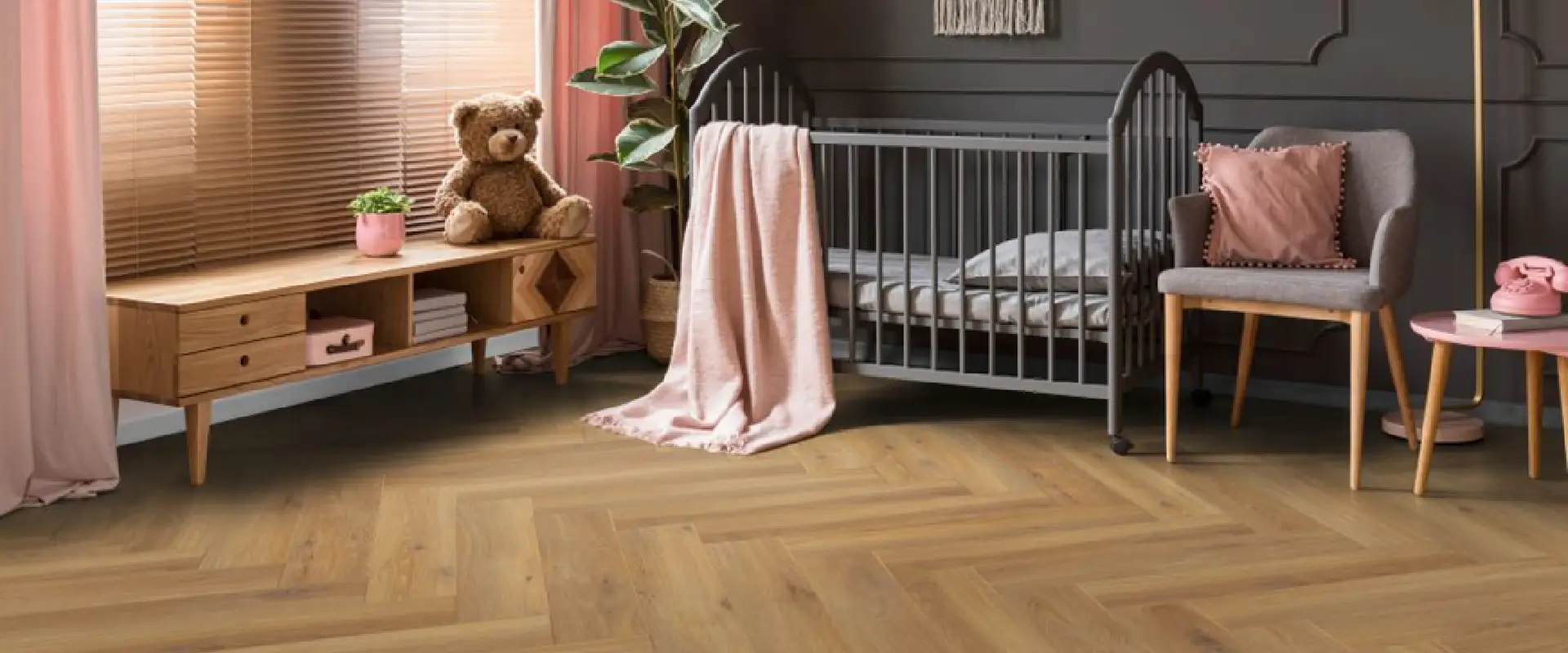 Nuevos acabados <span style="font-weight:700;">Kronotex Herringbone Tottal</span>